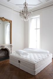 Serta Vera Wang picture
