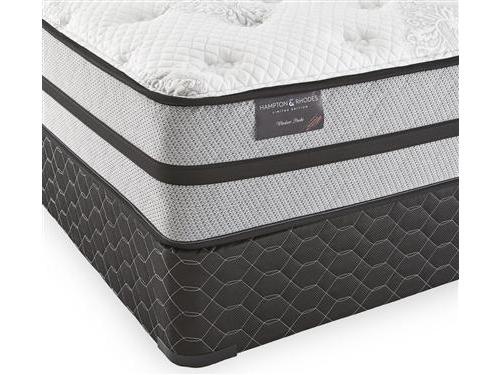 Hampton & Rhodes Windsor Parke Plush