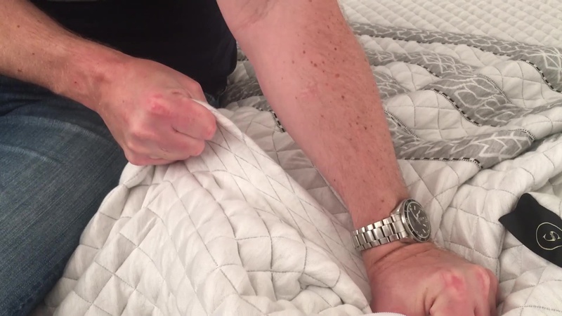 Sapira Mattress Cover