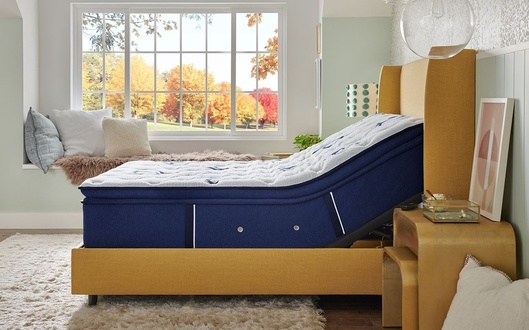 Stearns & Foster Studio Medium Euro Pillow Top