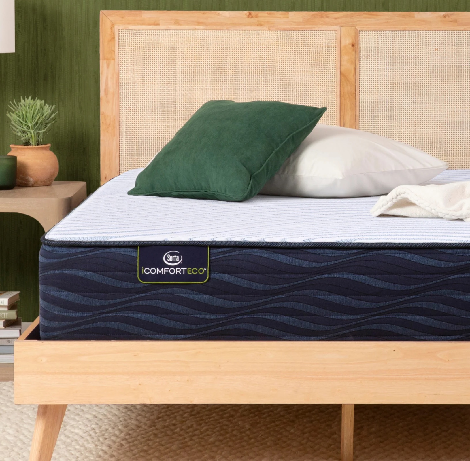 Serta Smooth Hybrid S15GL Firm Mattress Reviews